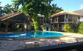 The Shark'S Tail Dive Resort